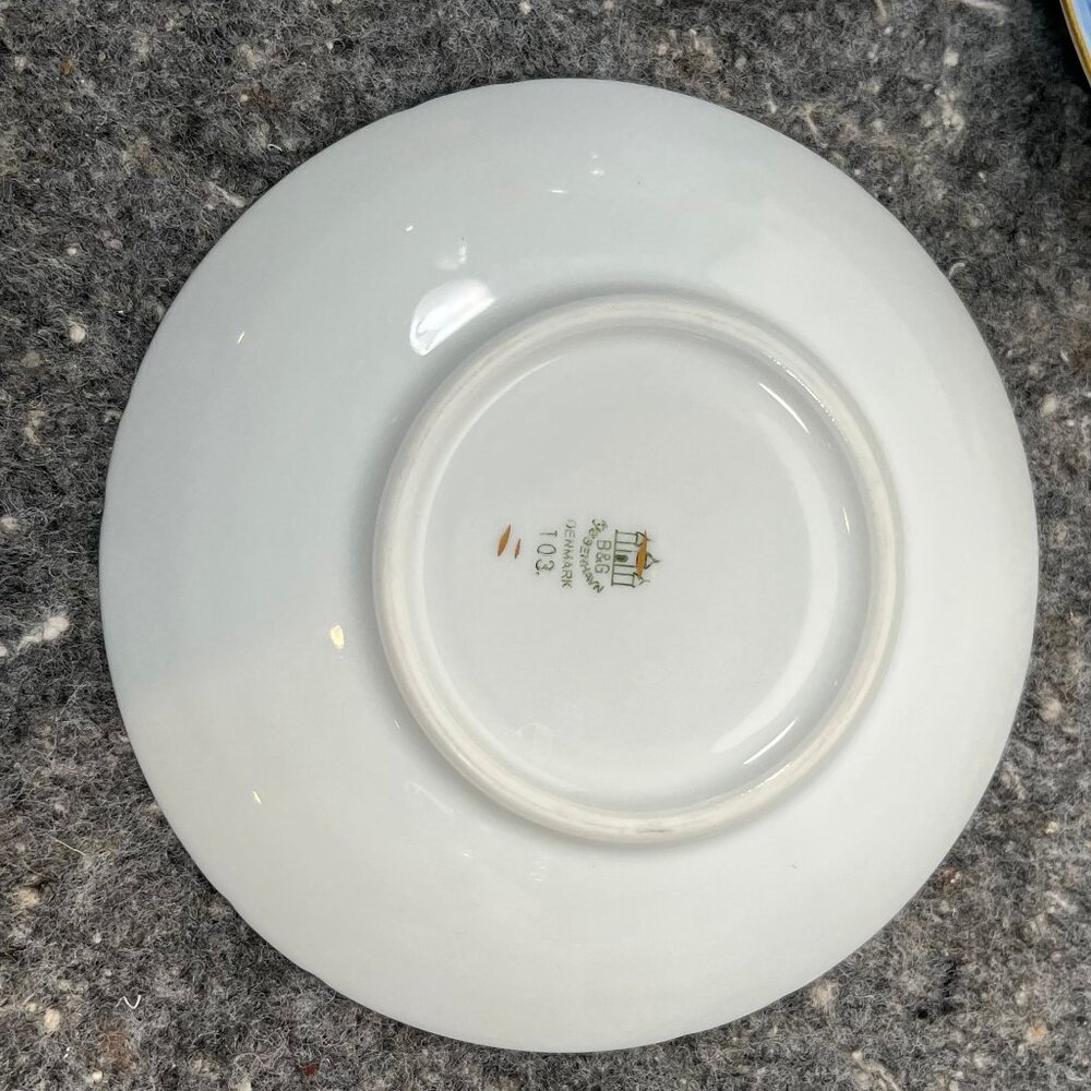 Bing & Grondahl Seagull Tea Cup Set w/ dessert sandwich plate - Picture 6 of 10